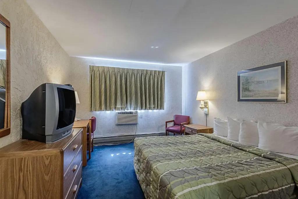 Standard Double room (full double bed)