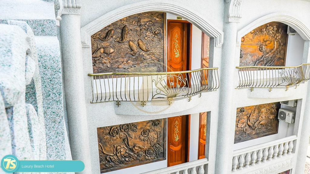 Balcony & Terrace