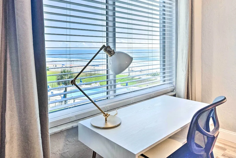 Airy Oceanfront Condo: Steps to Daytona Beach