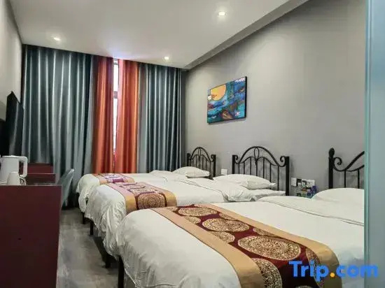 Standard Triple room