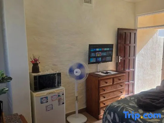 Aloe Self Catering One Bedroom with Kitchenette