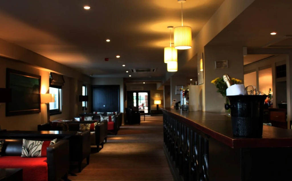 Lobby & Reception