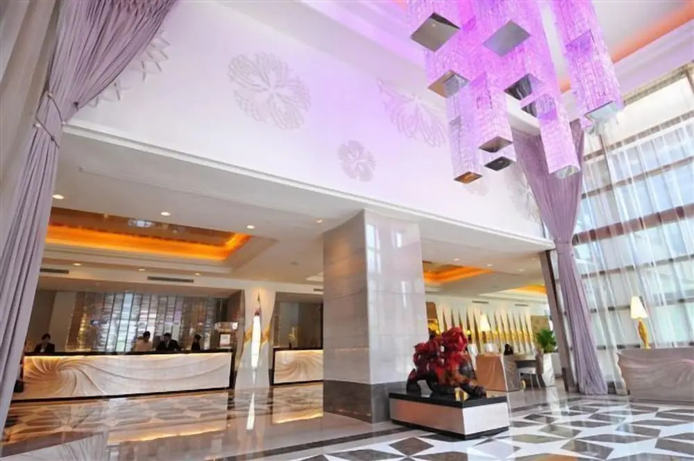 Monarch Skyline Hotel - фото 26