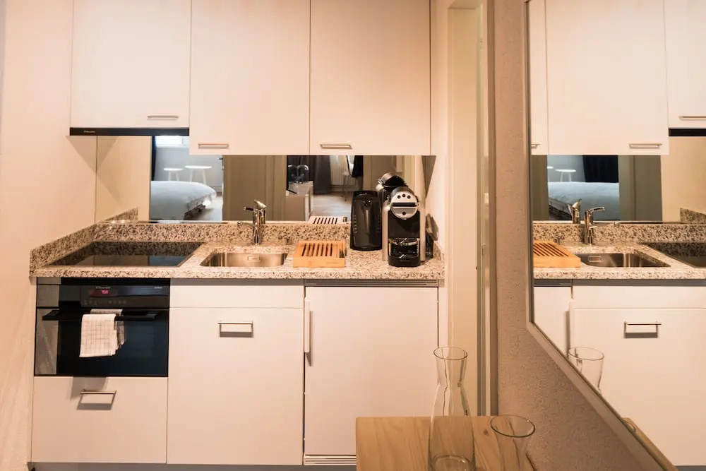 Stylish Apartment in the Heart of Zug by Airhome - фото 16
