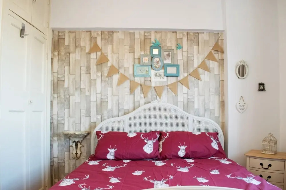 Beautifully Decorated Contemporary 2 Bedroom Flat