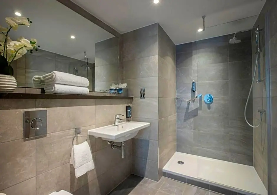 Clayton Hotel Bristol City Room Type - TRIPLE DELUXE