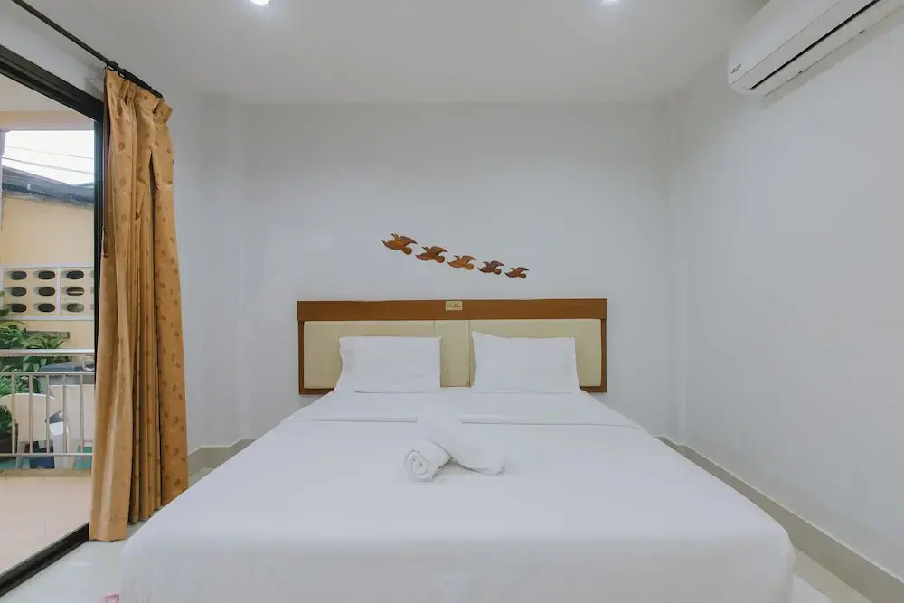 Двухместная студия с балконом двуспальная кровать в Kataonsea Bungalows