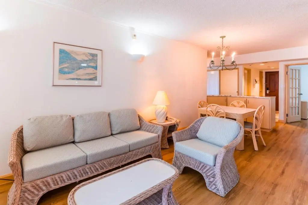 3 Bedrooms Deluxe Suite with partial ocean view