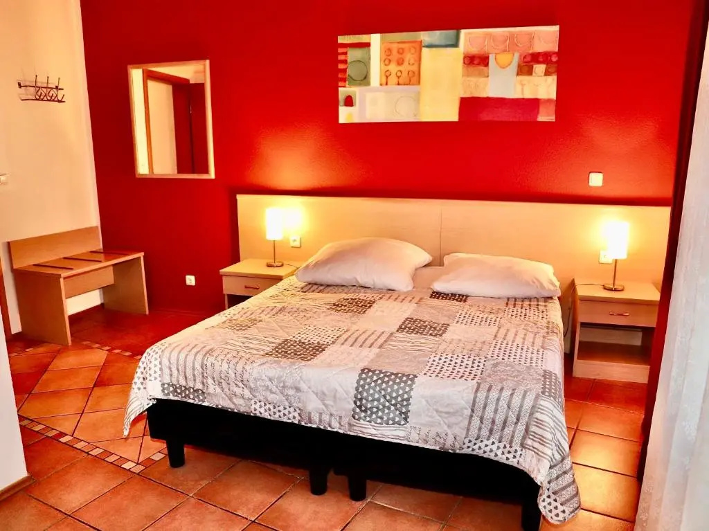 Standard Double room (full double bed)