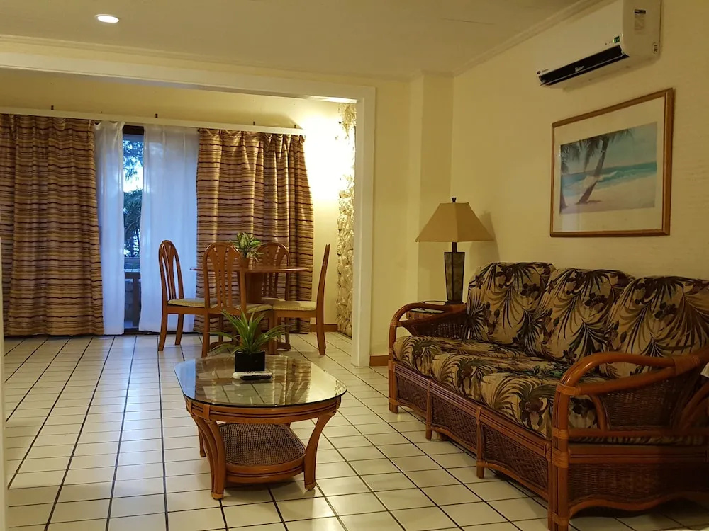 Superior Double room with balcony and with partial ocean view (twin beds)