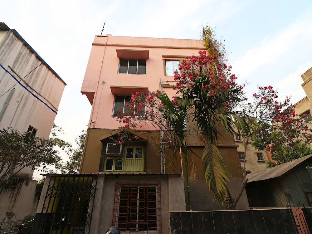 OYO 11530 Maa Tara Guest House