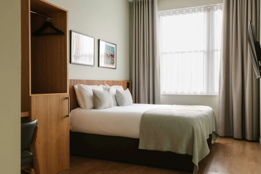 Haslem Hotel — 4