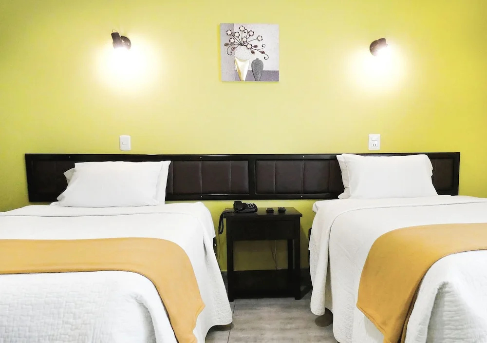 Hotel Plaza by DOT Light - Chambres