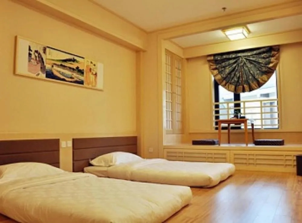 Guoyu Hotspring Holiday Hotel - фото 3