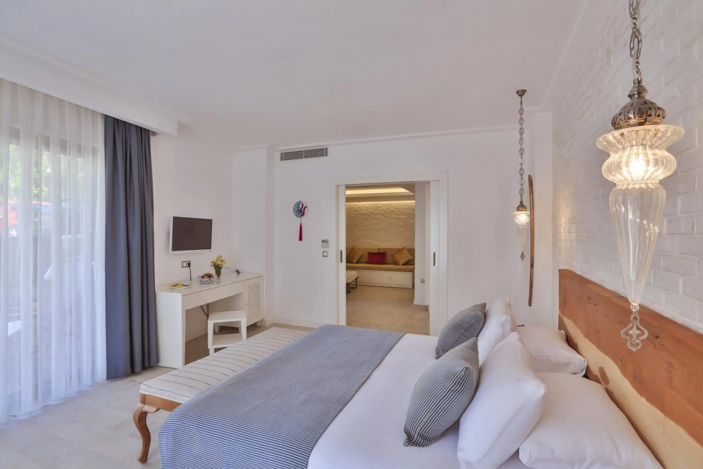 Arnna Hotel — фото