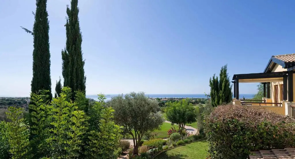 1 bedroom Apartment Nesoi with sea and golf views, Aphrodite Hills Resort