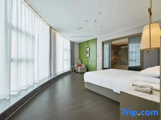 Luxury Double Suite full double bed