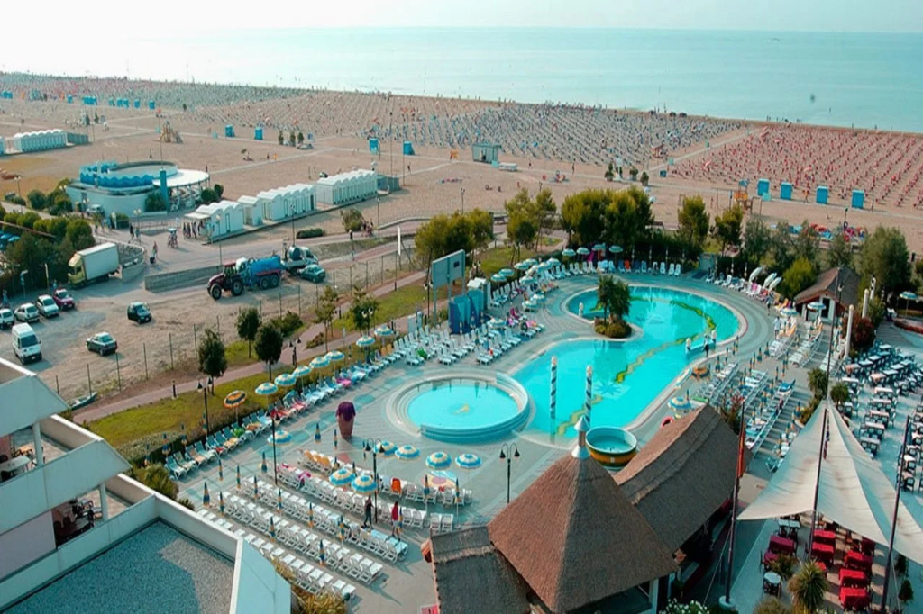 Beach & Waterfront
