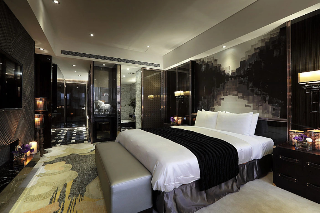 Deluxe Double room (full double bed)
