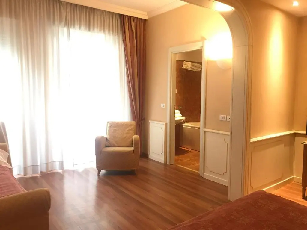 Lobby & Reception