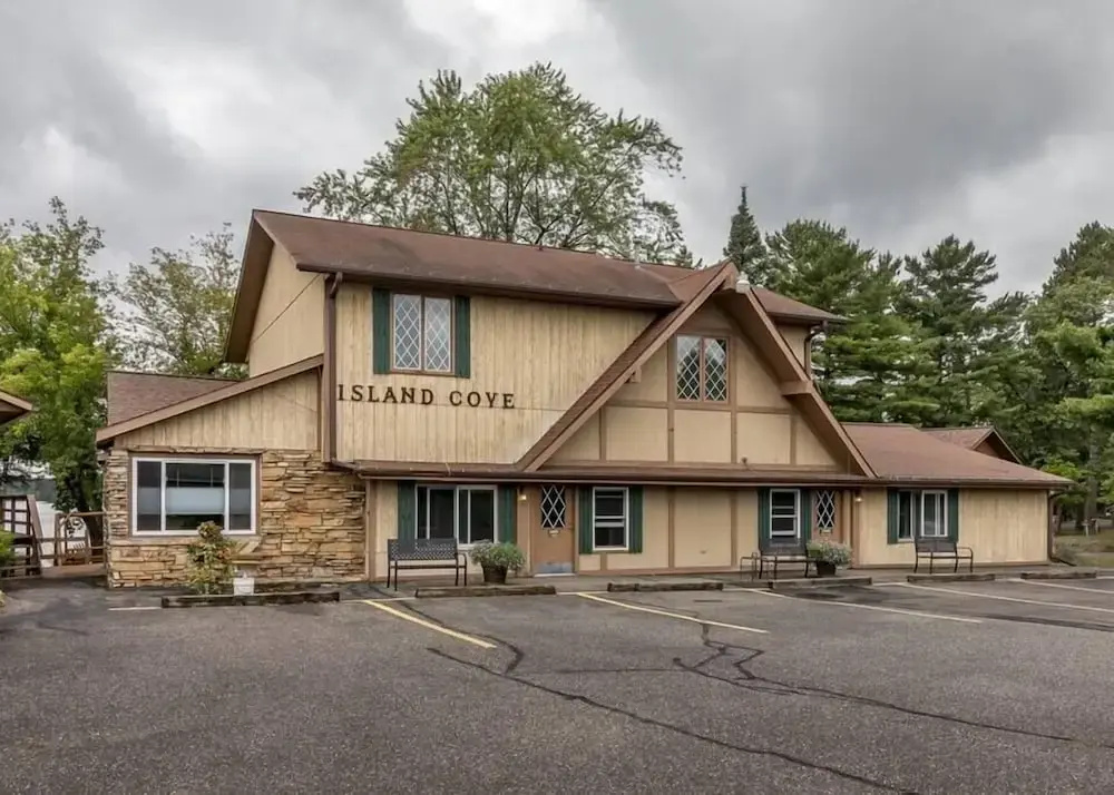 Island Cove #6 - On Lake Minocqua