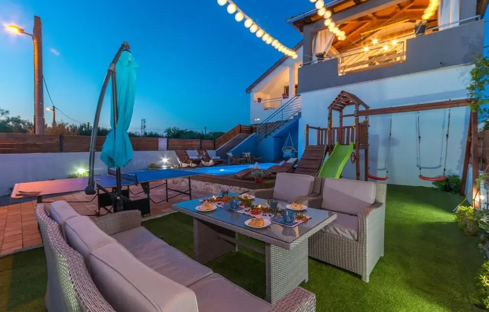 Stunning Home in Tinj With 3 Bedrooms, Wifi and Outdoor Swimming Pool