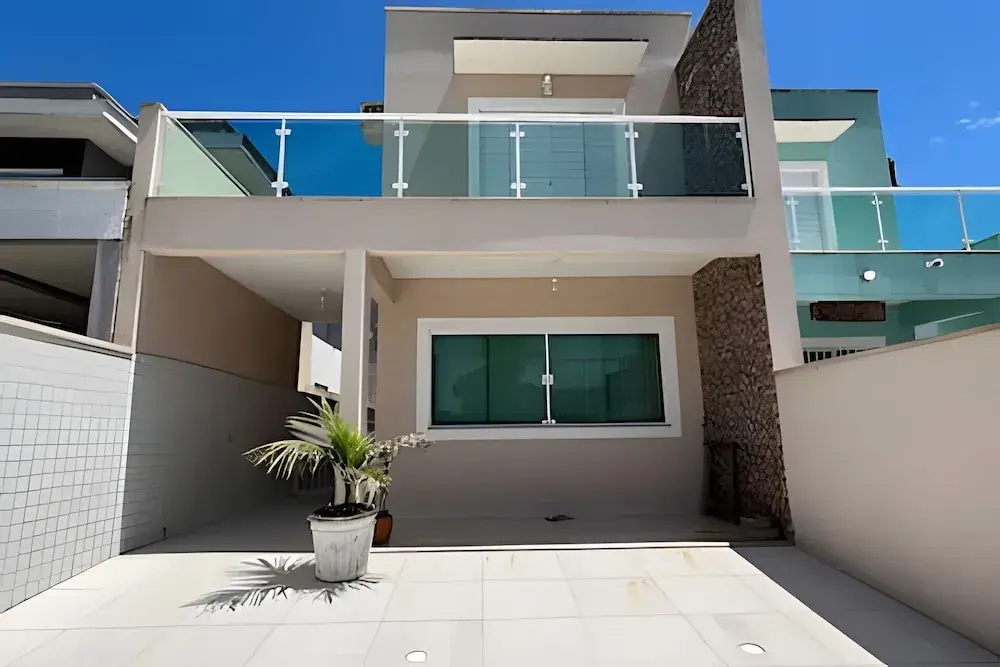 Casa com piscina em Boraceia