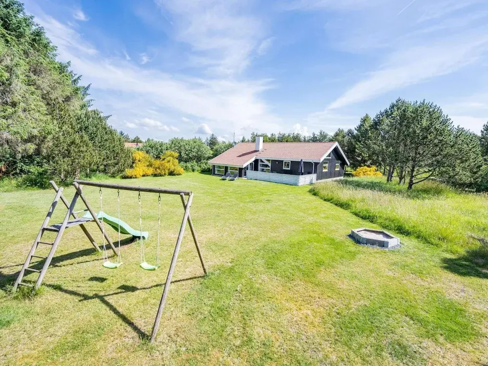 10 Person Holiday Home in Blavand