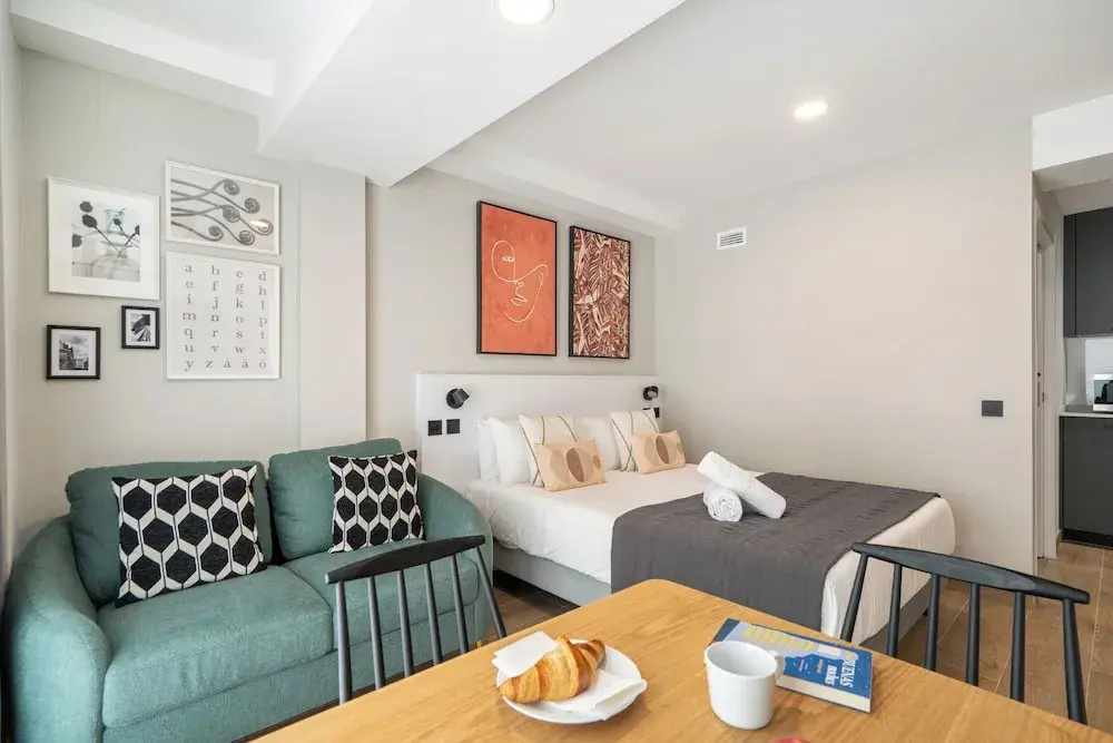 Double Basement Studio (full double bed)