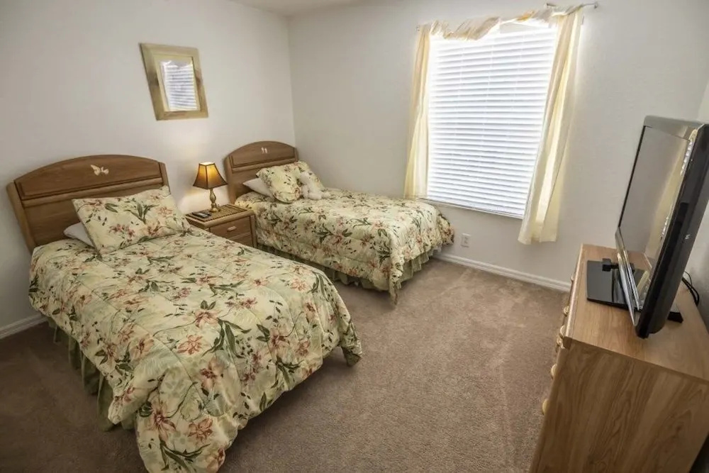 Home In Highlands Reserve! Private Pool 5 Bedroom Home by Redawning