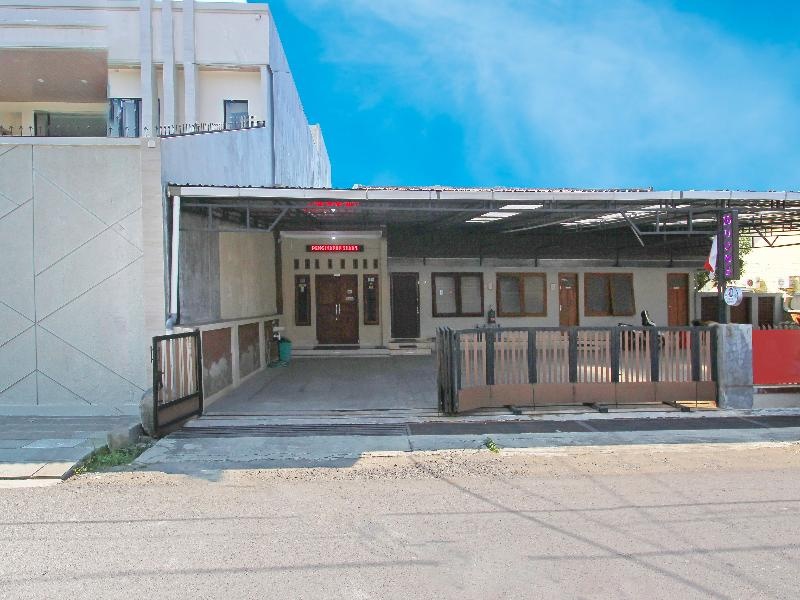 91487 Ib Homestay Syariah in Tegal