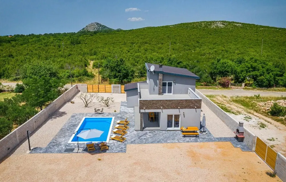 Awesome Home in Stankovci With Outdoor Swimming Pool, Wifi and 4 Bedrooms