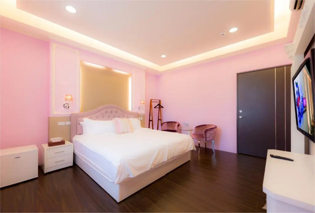 Classic Double room (full double bed)