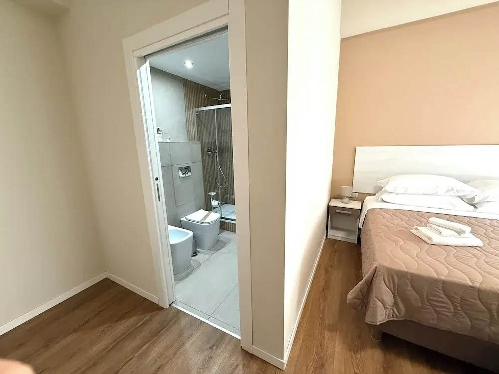 Deluxe Double room with balcony (full double bed)