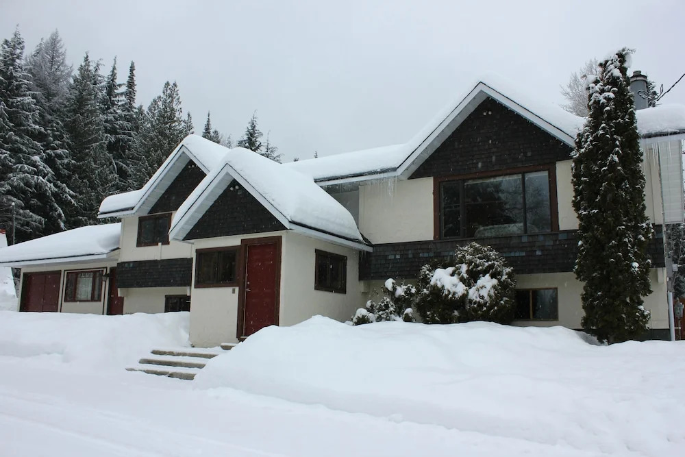 Red Mountainvillagehomescabins