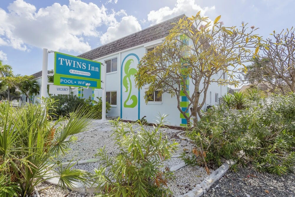 Twins Inn & Apartments