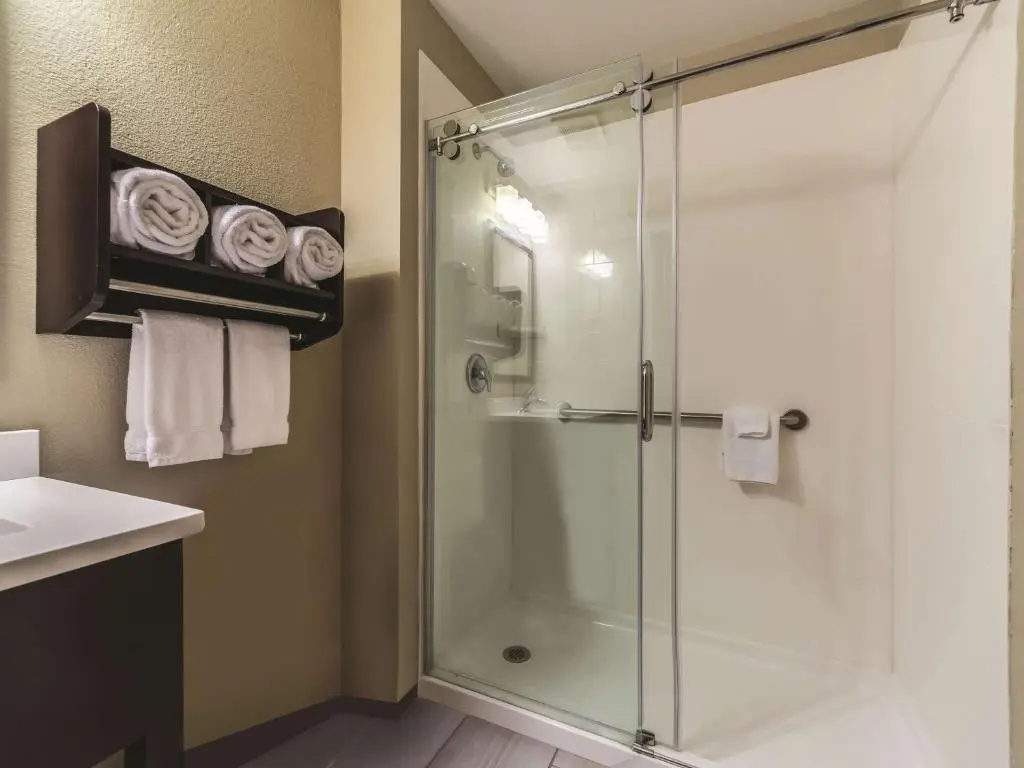 La Quinta Inn & Suites by Wyndham Collinsville - St. Louis - Chambres