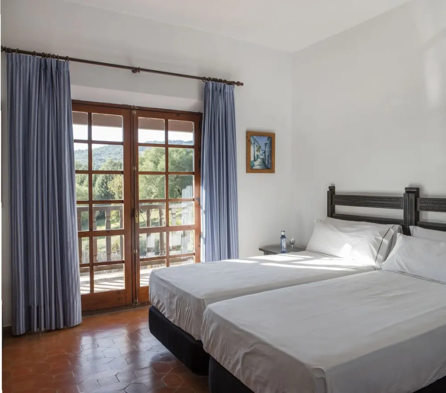 Economy room