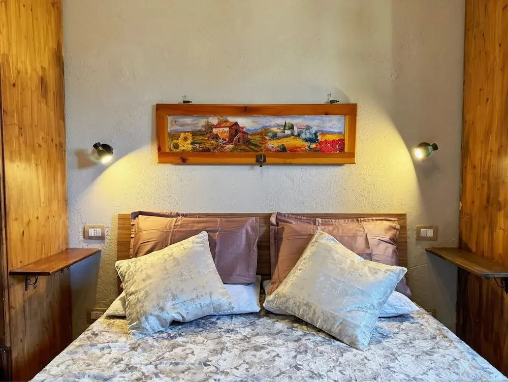 Classic Double room (full double bed)
