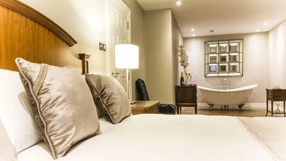 TF Royal Hotel - Chambres