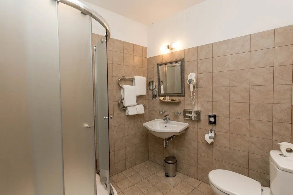 Двухместный номер Standard с видом на город двуспальная кровать в Hotel Justus