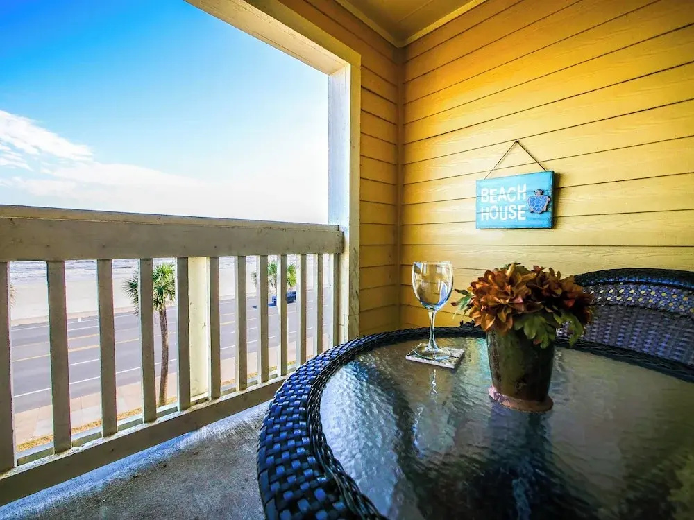 Absolute Paradise-Dawn 1031 by Ryson Vacation Rentals