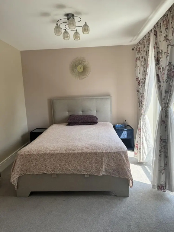 Luxurious 2 Bedroom Apartment in Reading
