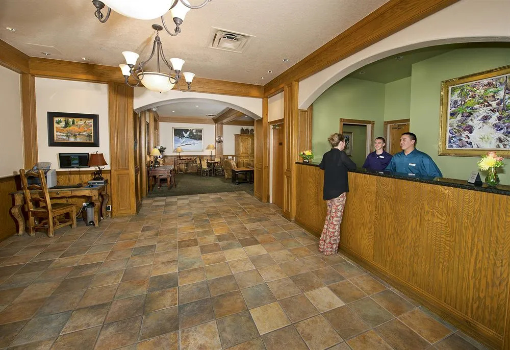 Lobby & Reception