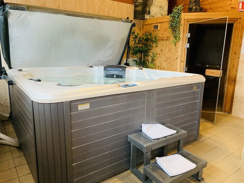 Contact Hôtel - Hôtel les Bleuets & SPA - Général