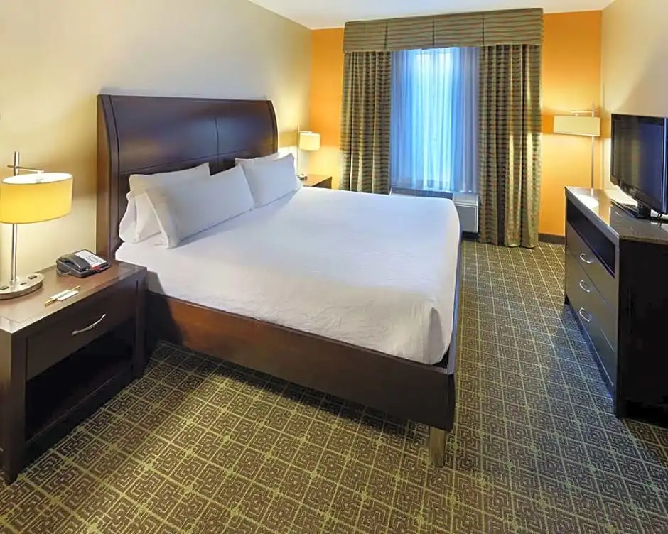 1 Bedroom Premium Double Suite (full double bed)