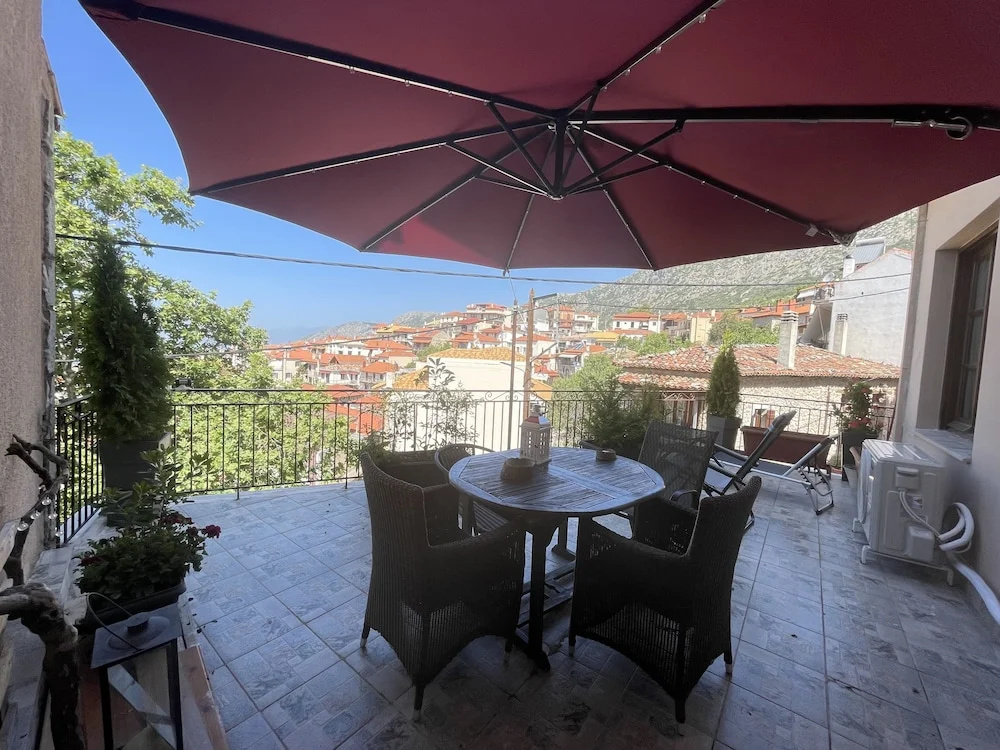 Lykovrisi guest house