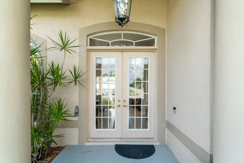 New Gulf Access Home with Private Pool and Spa -Villa Dreamweaver, Cape Coral - Roelens Vacations