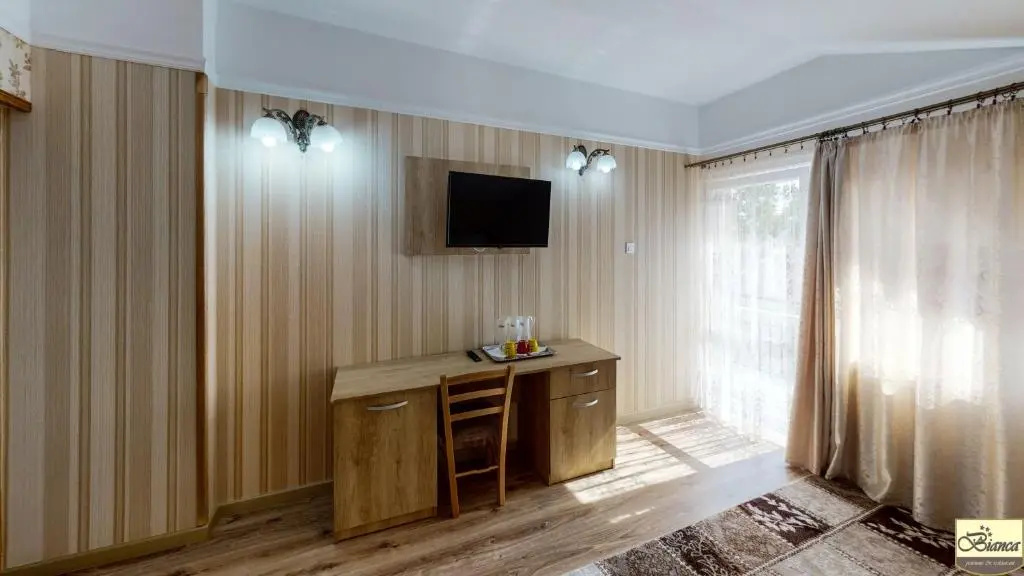 Standard Double room with balcony (full double bed)