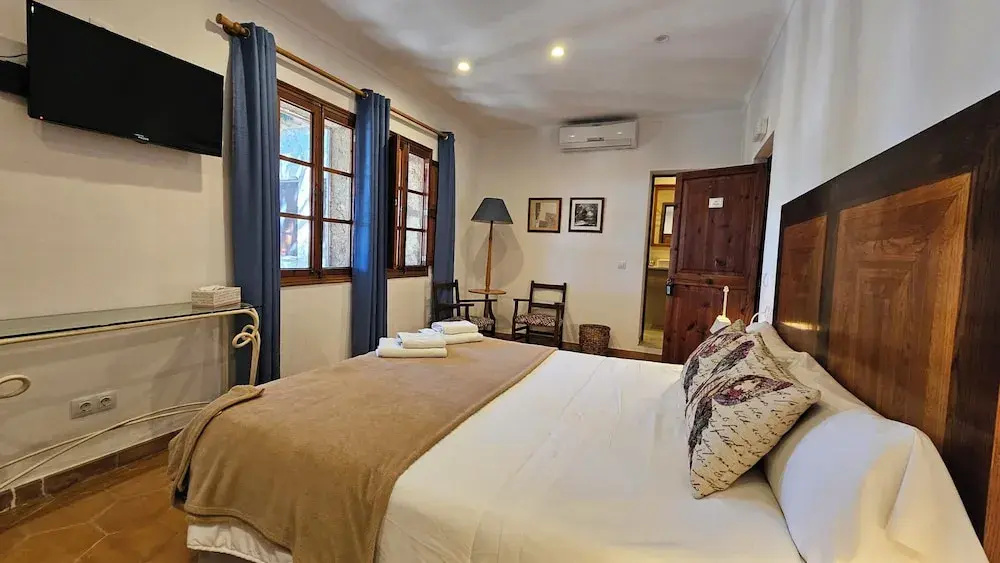 Superior Double room with garden view (full double bed)